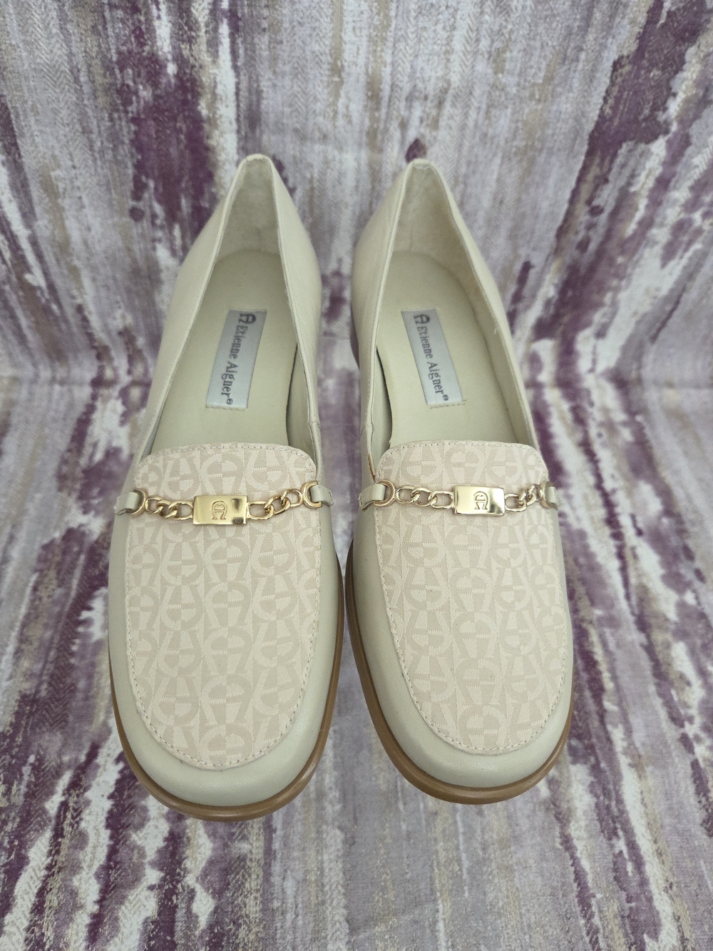 Vintage Etienne Aigner Cream Logo-Pattern Chain Loafers Size 9